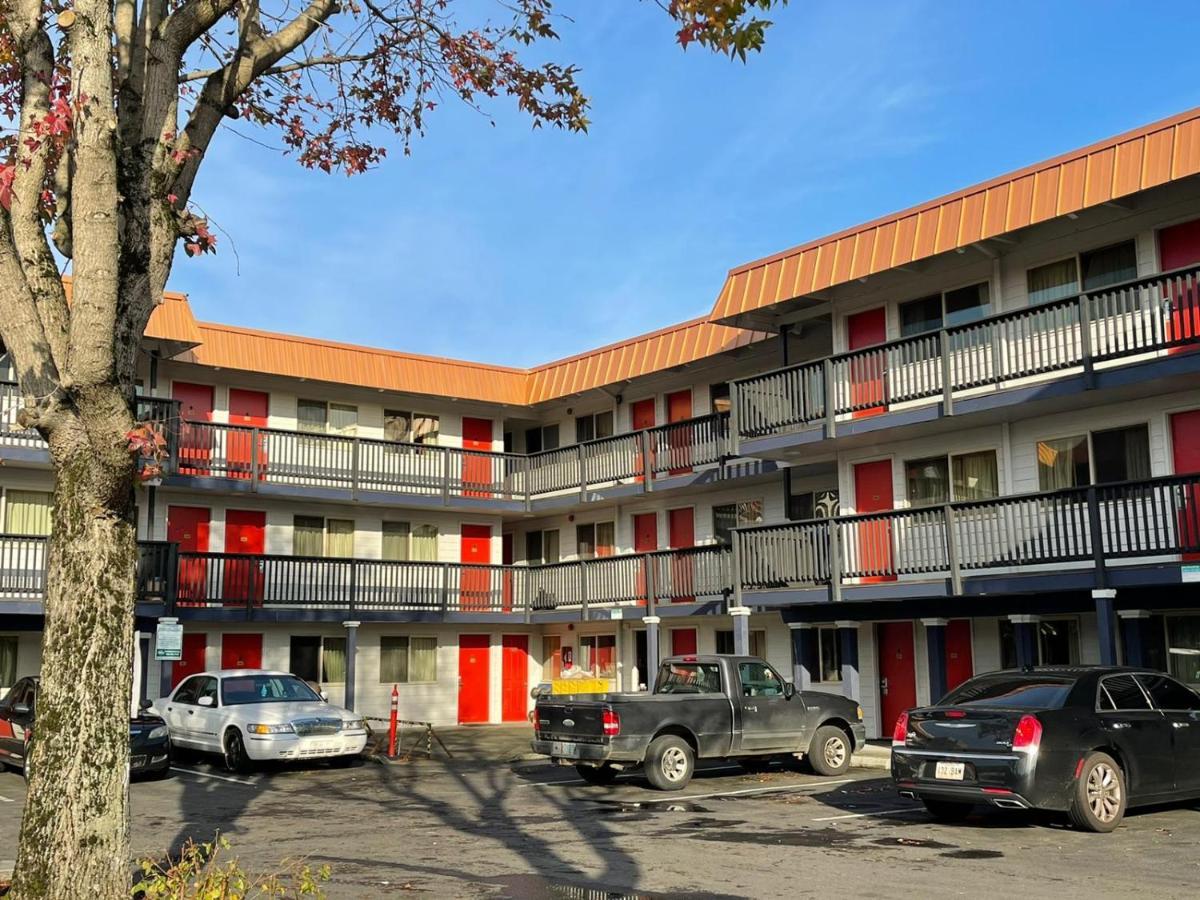 Portland Inn Екстериор снимка